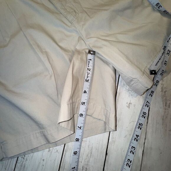 Vintage REI 'Mountain' High Waisted Pleated Hiking Shorts Womens Size 10 NWT - Picture 3 of 5